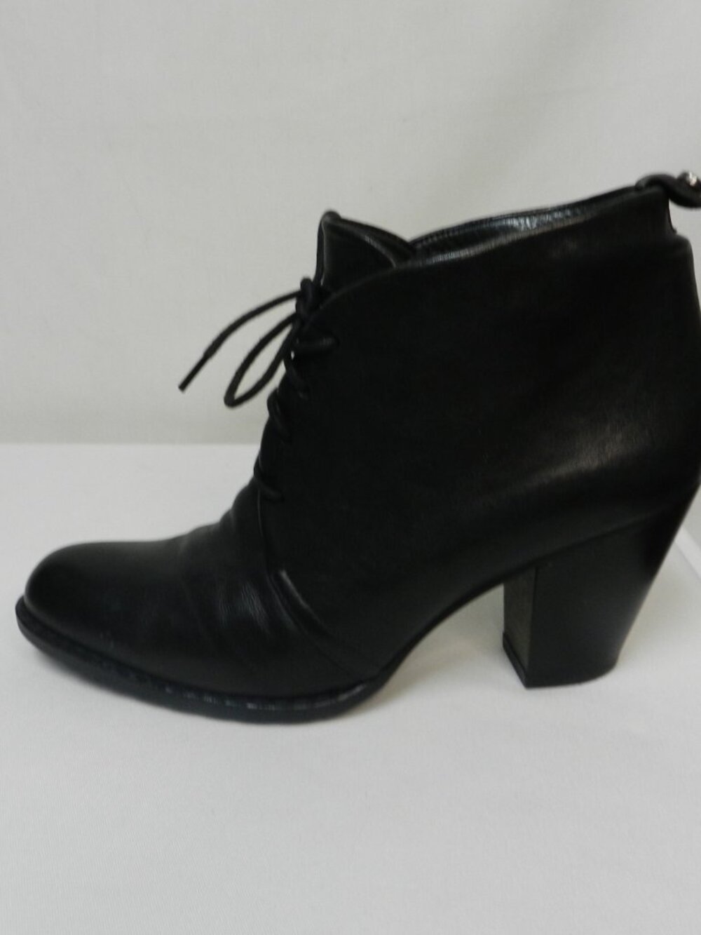 Stuart Weitzman Size 7.5 Leather heeled ankle lace up boots booties black Granny